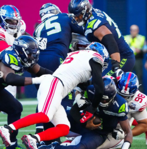 “Giants Overcome Seahawks 29-20 with Daniel Jones’ Strong Play and Late Touchdown from Blocked Kick”