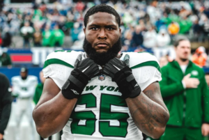 Jets OL Xavier Newman Stretchered Off with Neck Injury vs. Steelers