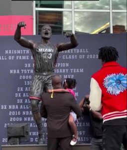 Dwyane Wade’s statue was unveiled in Miami, but many fans are claiming it looks nothing like him.