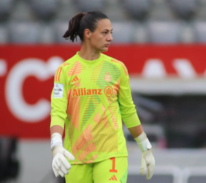 Bayern goalkeeper Grohs has received a cancer diagnosis