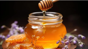 What to eat with honey for cold and cough? Learn effective remedies.