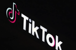 TikTok restores service in US after Trump pledge