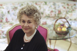 Tony Award-winning British actor Joan Plowright, widow of Laurence Olivier, dies at 95