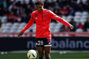 Rangers add Lille defender Fernandes on loan