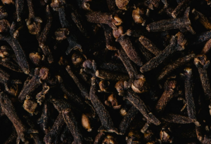 Eat 2 cloves with lukewarm water before going to bed, then what happens you can’t even imagine.
