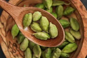 “Consuming 2 Green Cardamoms Helps Eliminate These 5 Problems, These People Should Definitely Include It in Their Diet”