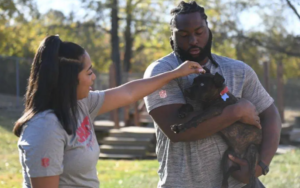 Kansas City Chiefs player becomes a coach to a mutt named Parsnip for the ‘Puppy Bowl’