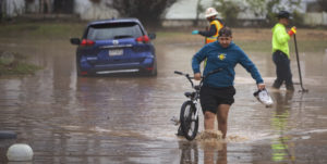 Winter storms bring flooding and ‘thunder ice’ in several US states