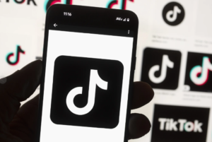 Trump extends deadline to keep TikTok running in US