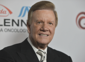 Wink Martindale, the genial game show host and an early TV interviewer of Elvis Presley, dies at 91