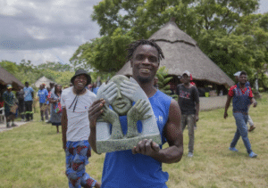 Zimbabwean Sculptors Aim for Renewal Through Oxford Exhibit on Colonialism