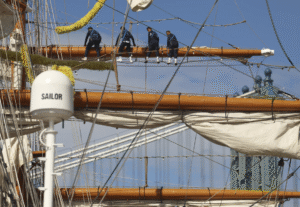 Federal officials launch investigation into Mexican tall ship that struck Brooklyn Bridge