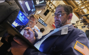 Trump’s New Tariff Threats Shake Wall Street, Hit European Markets and Apple Shares
