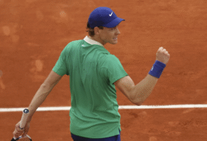 Jannik Sinner Advances to French Open Semifinals with 19th Straight Grand Slam Win