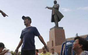 Kyrgyzstan Takes Down Massive Lenin Statue in Its Second Largest City