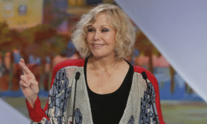 Kim Novak to be honored with lifetime achievement award at Venice Film Festival