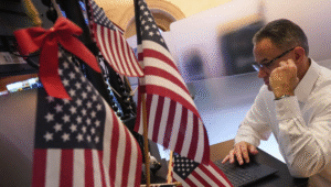 U.S. Stocks Hit New Highs and Bond Yields Rise on Signs of Economic Strength
