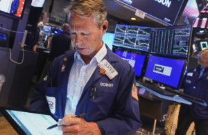 Wall Street Wavers Following Trump’s Fresh Tariff Timeline